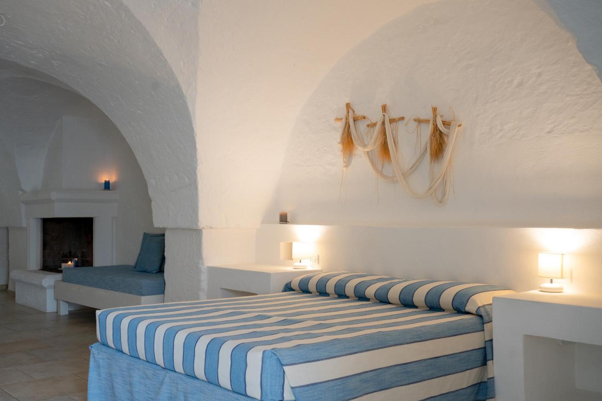 Oltre Gli Ulivi Bed & Breakfast ออสตูนี ภายนอก รูปภาพ