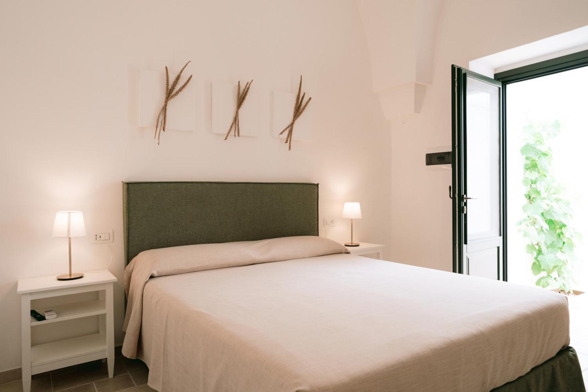 Oltre Gli Ulivi Bed & Breakfast ออสตูนี ภายนอก รูปภาพ